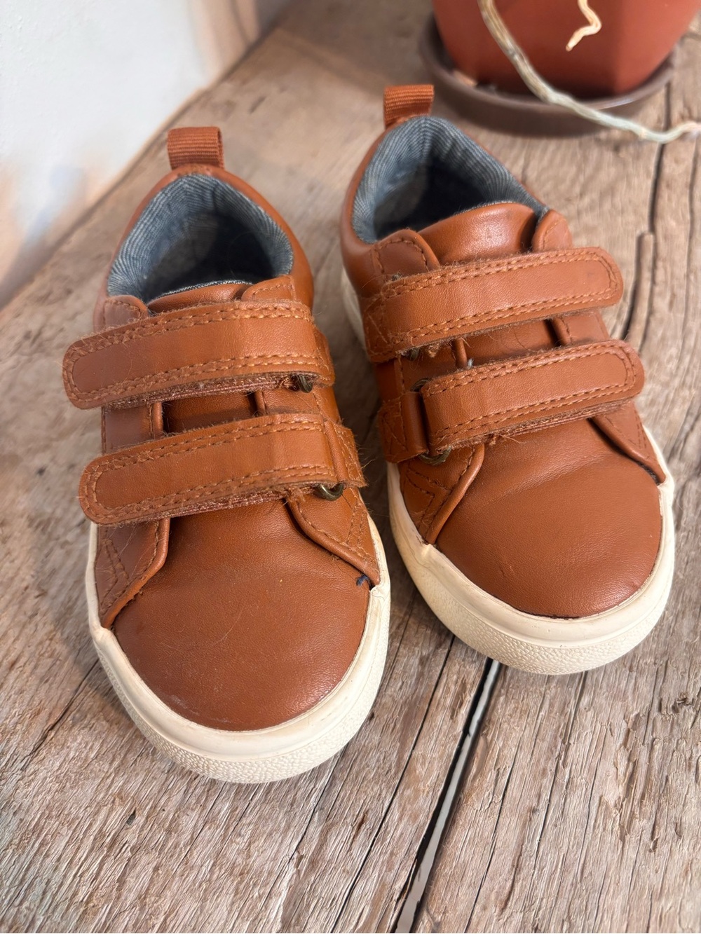Toddler Casual Velcro Sneakers in Brown